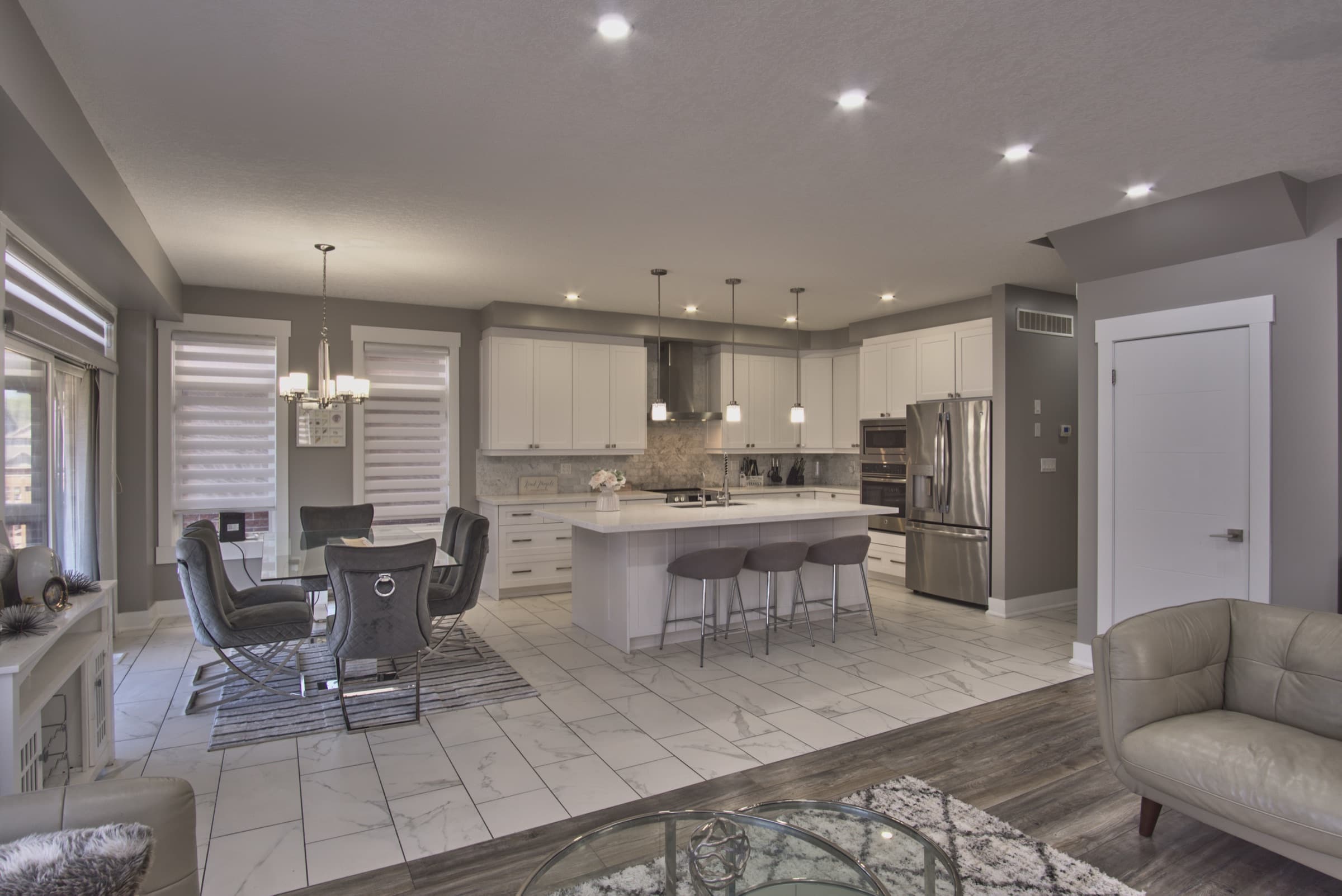 Executive Detached Home - Photo 1