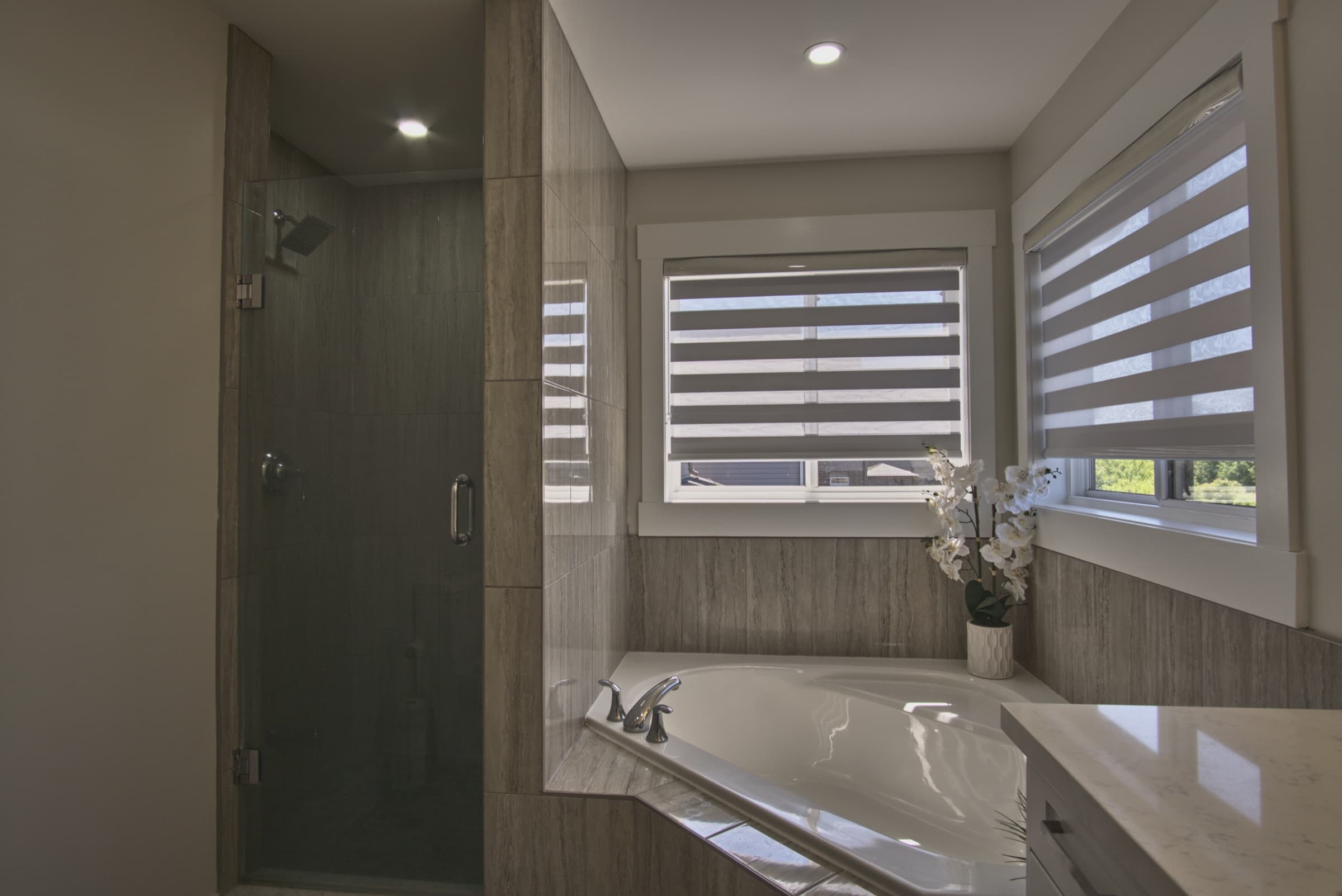 Executive Detached Home - Photo 2