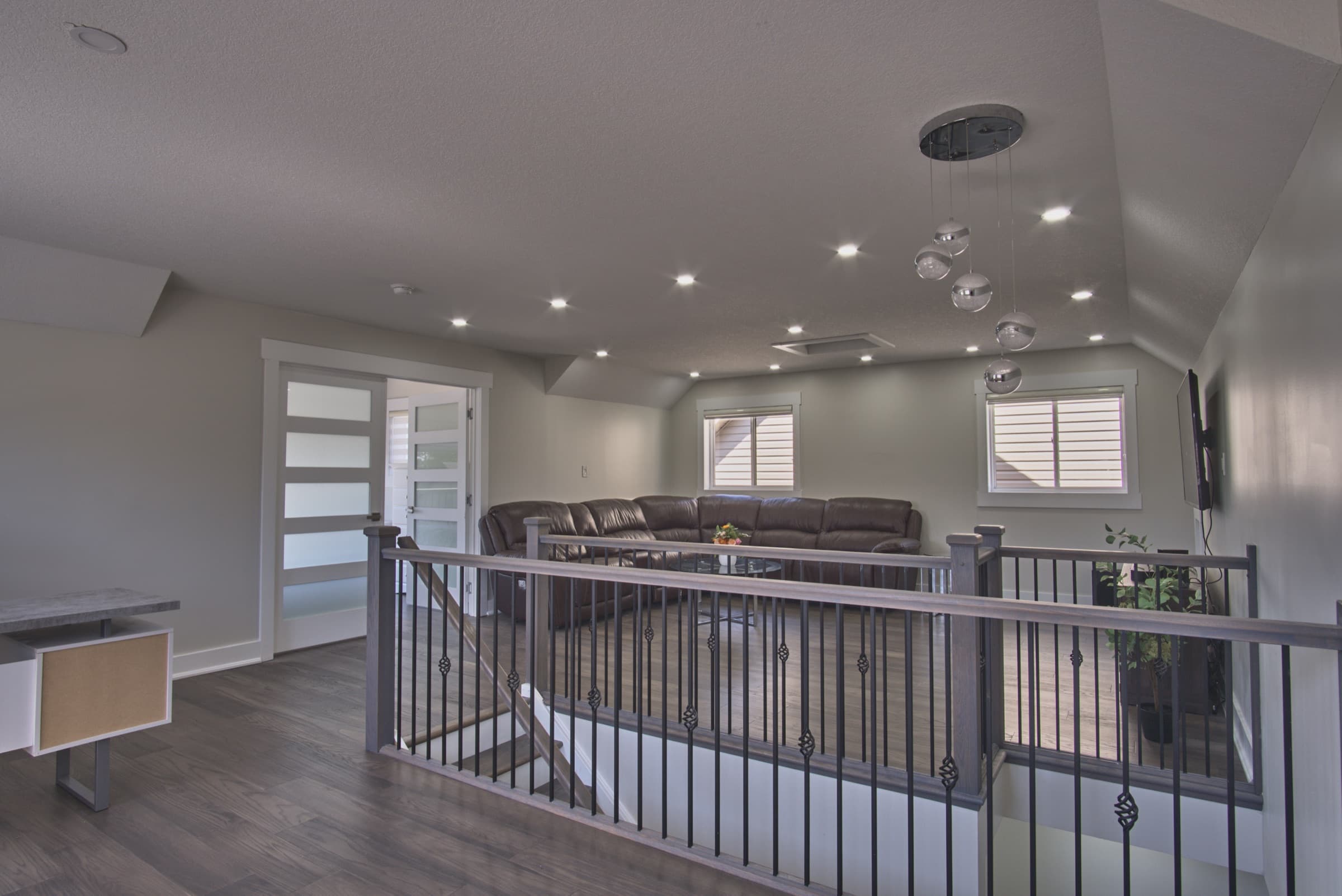 Executive Detached Home - Photo 3